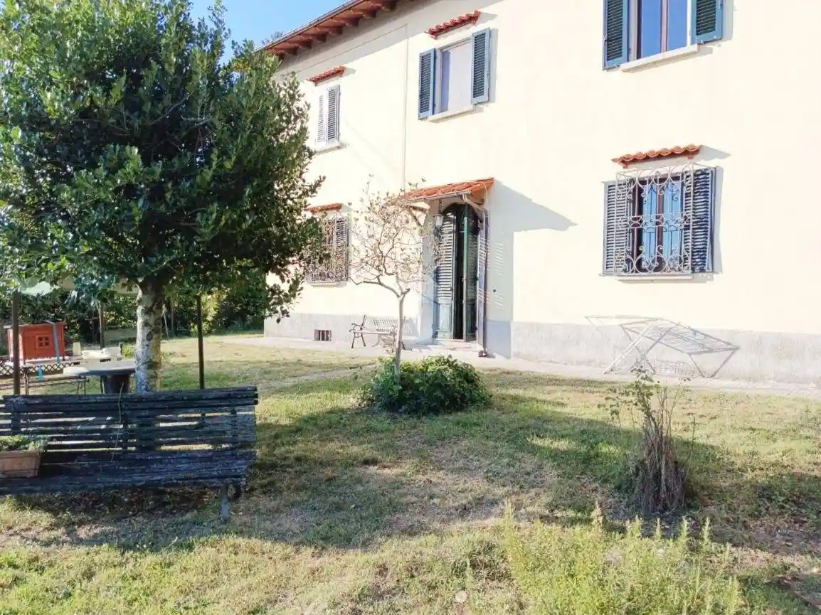 Casa indipendente in vendita a Pistoia
