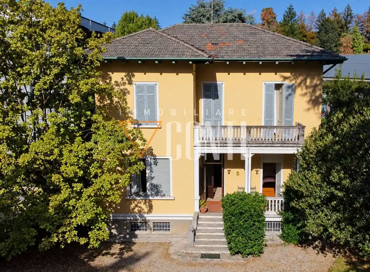 Villa in vendita a Varese