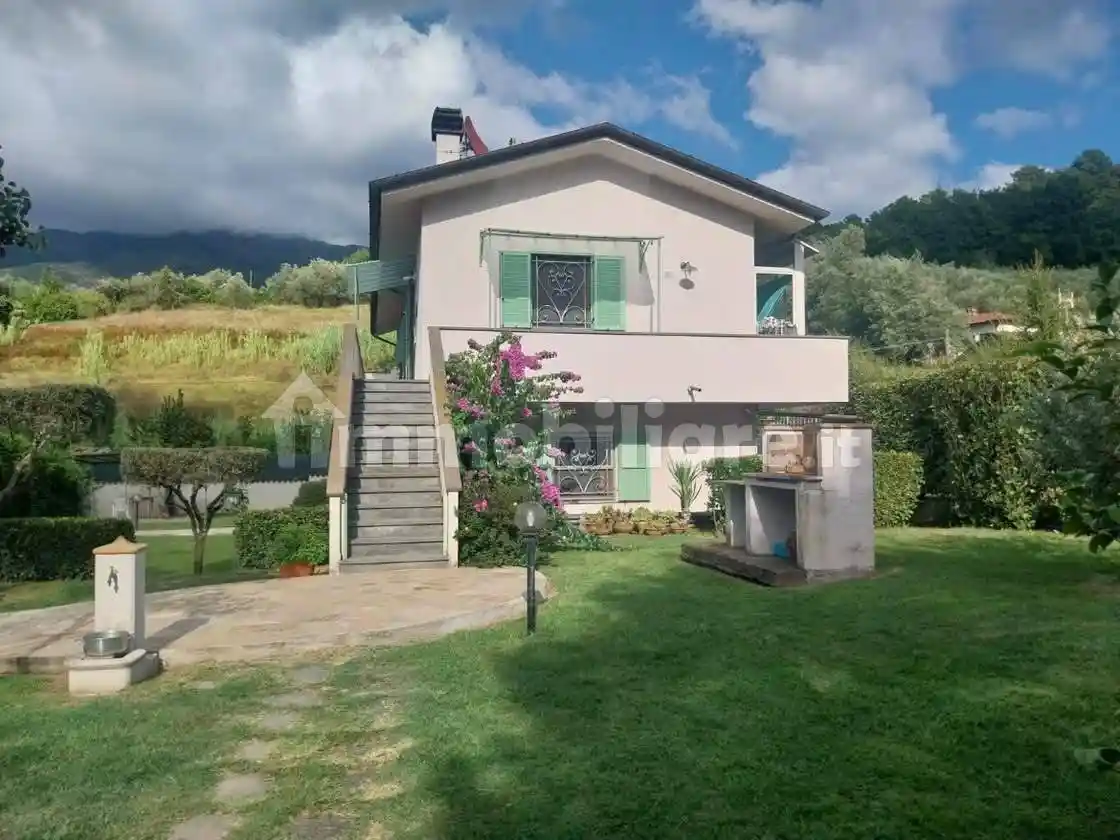 Villa in vendita a Camaiore