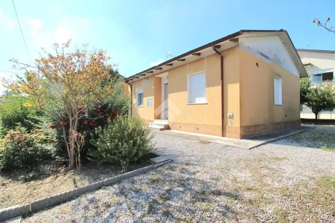 Casa indipendente in vendita a Cesena