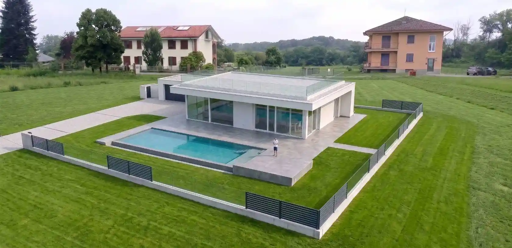 Villa in vendita a Carugo