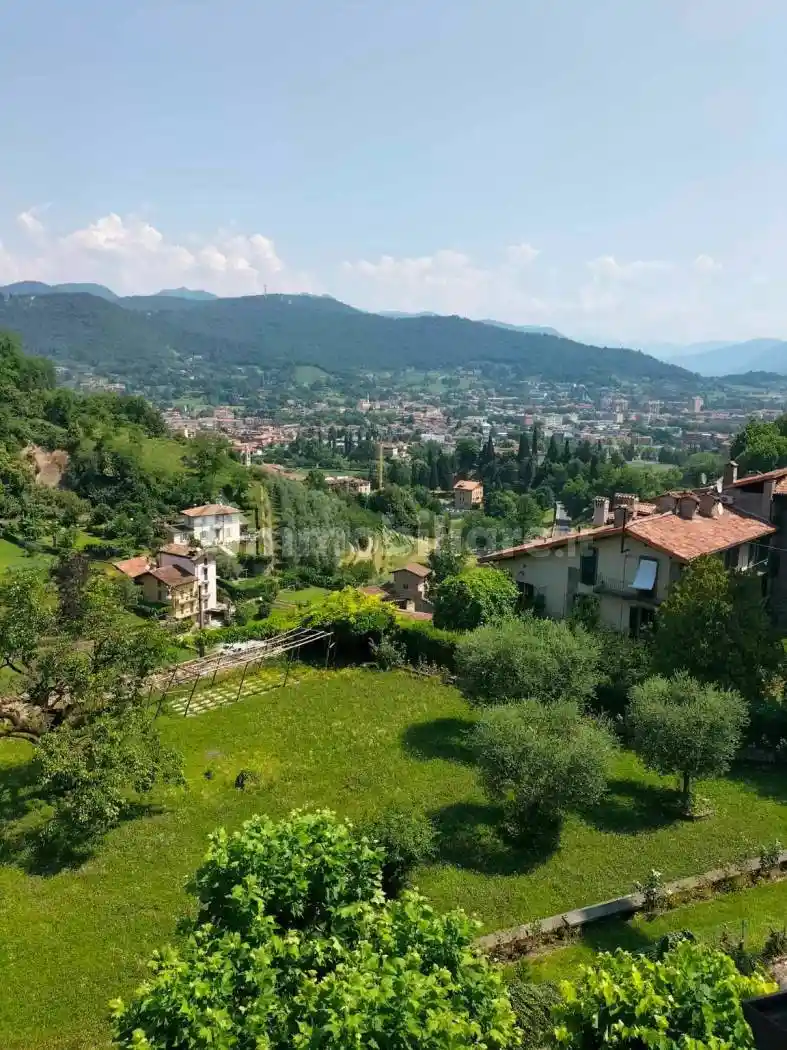 Appartamento in vendita a Bergamo