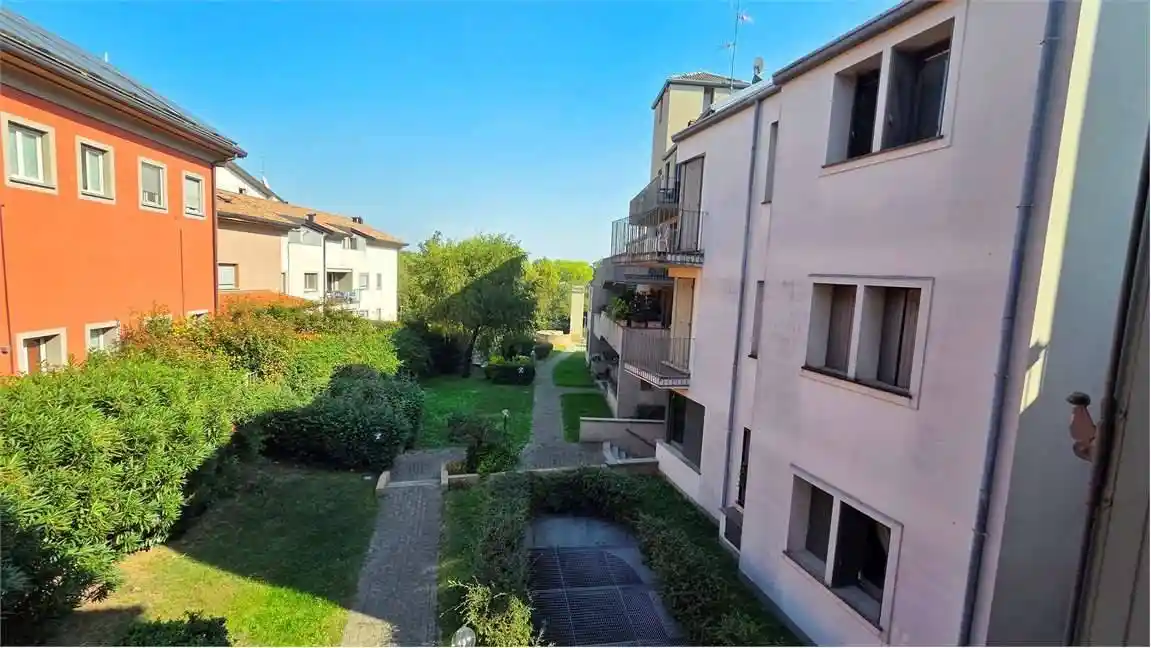Appartamento in vendita a Biassono