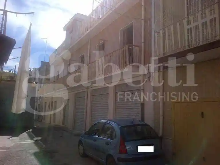 Casa indipendente in vendita a Canosa di Puglia