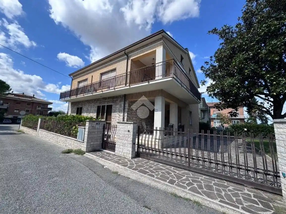 Casa indipendente in vendita a Assisi