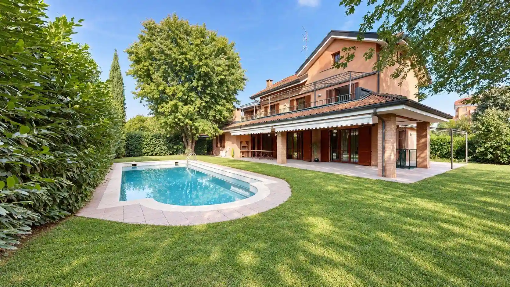 Villa - foto 2
