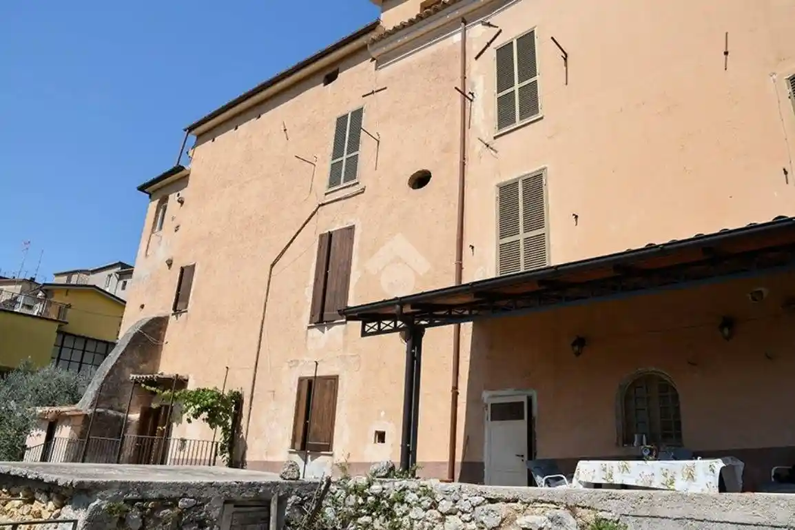 Palazzo - Edificio in vendita a Campoli Appennino
