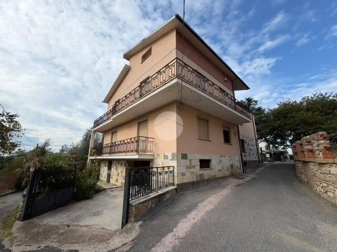 Appartamento in vendita a Fara in Sabina