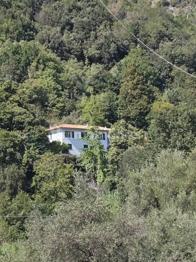 Villa in vendita a Varazze