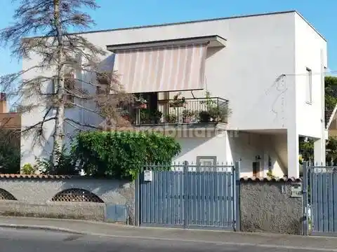 Villa in vendita a Santa Marinella