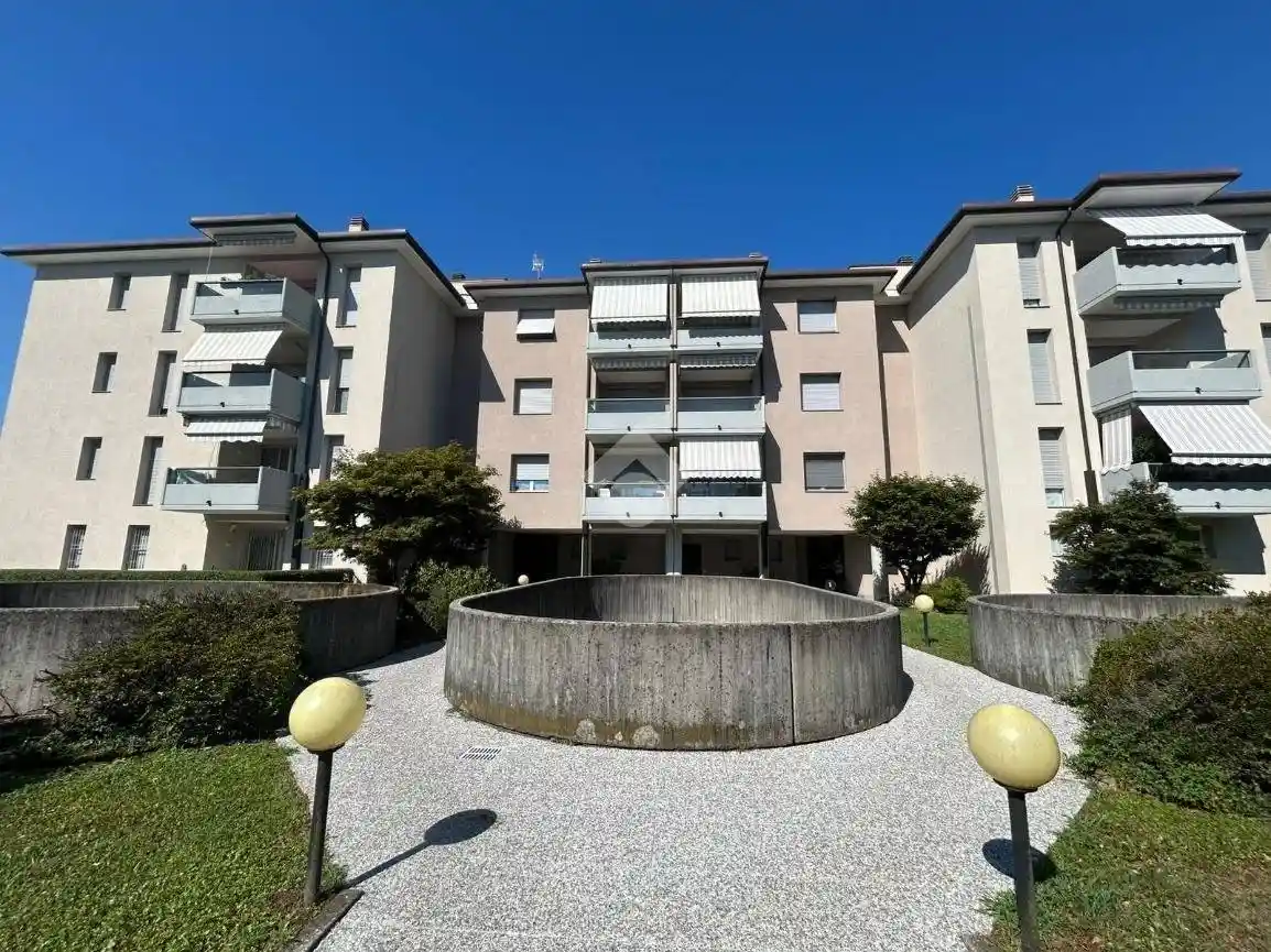Appartamento in vendita a Usmate Velate