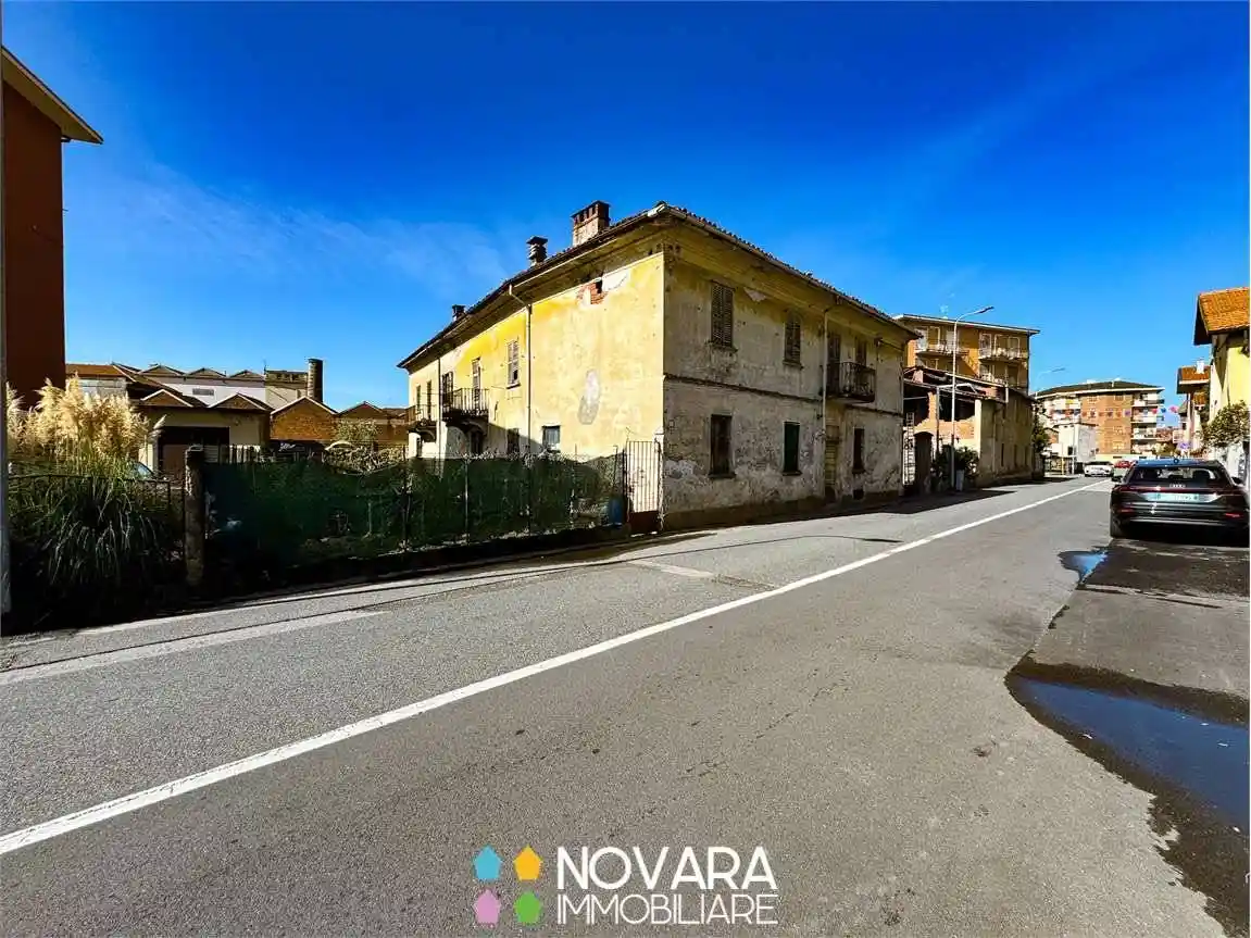 Rustico - Casale in vendita a Cameri