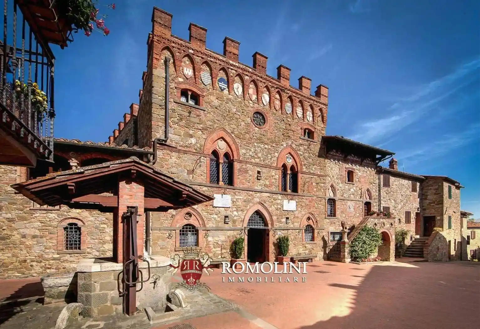 Palazzo - Edificio in vendita a Bucine