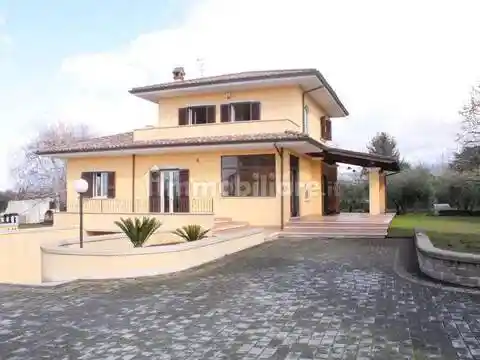 Villa in vendita a Zagarolo