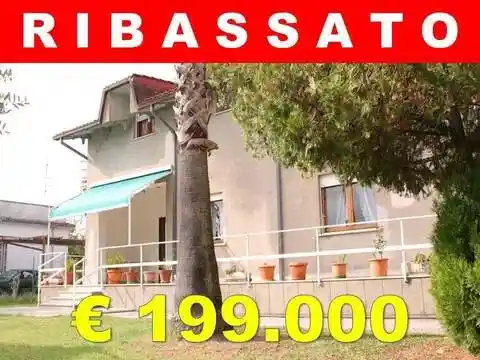 Villa in vendita a Cisterna di Latina