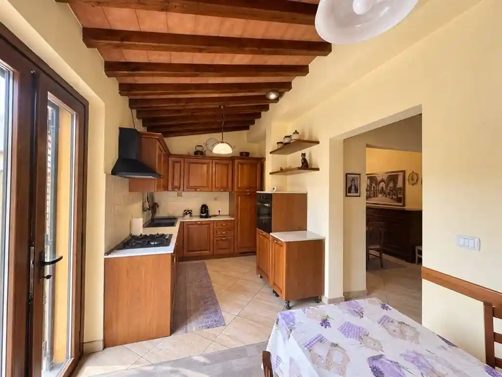 Casa indipendente in vendita a Arezzo