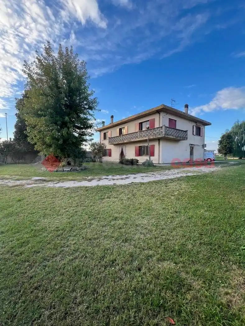Casa indipendente in vendita a Lendinara