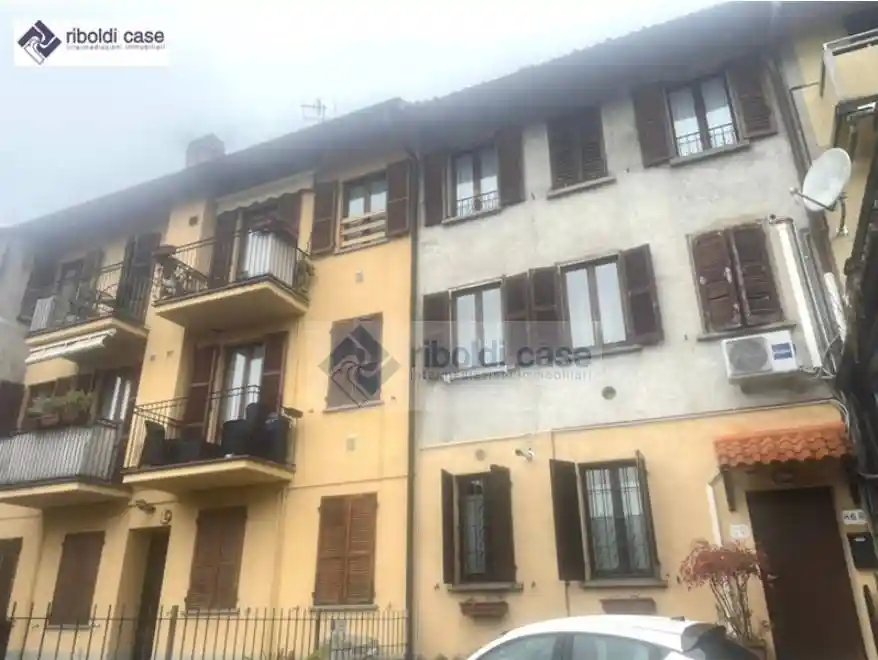 Appartamento in vendita a Barzanò
