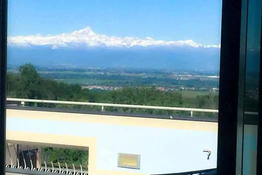 Palazzo - Edificio in vendita a La Morra