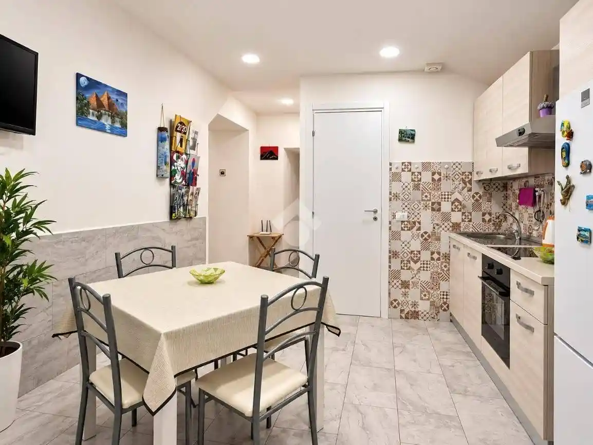 Appartamento in vendita a Napoli