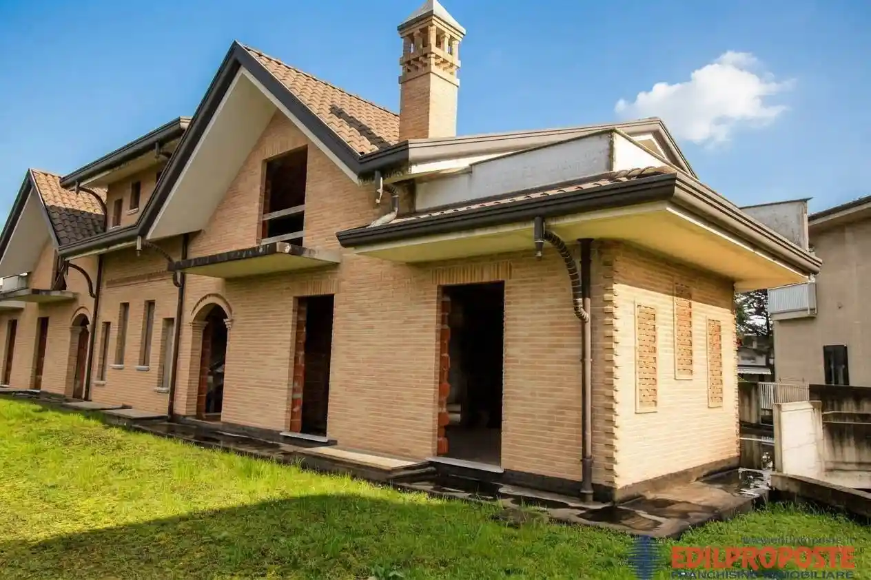 Villa in vendita a Misinto