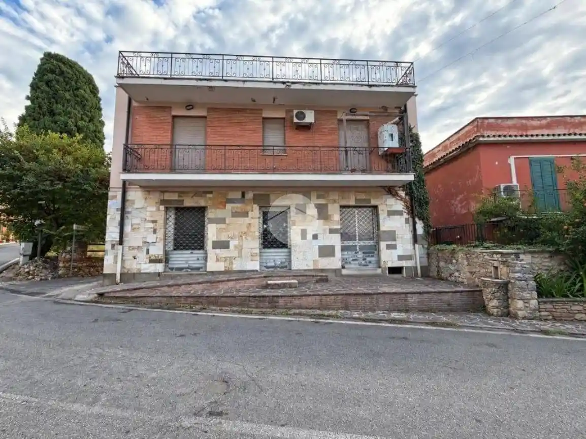 Appartamento in vendita a Fara in Sabina