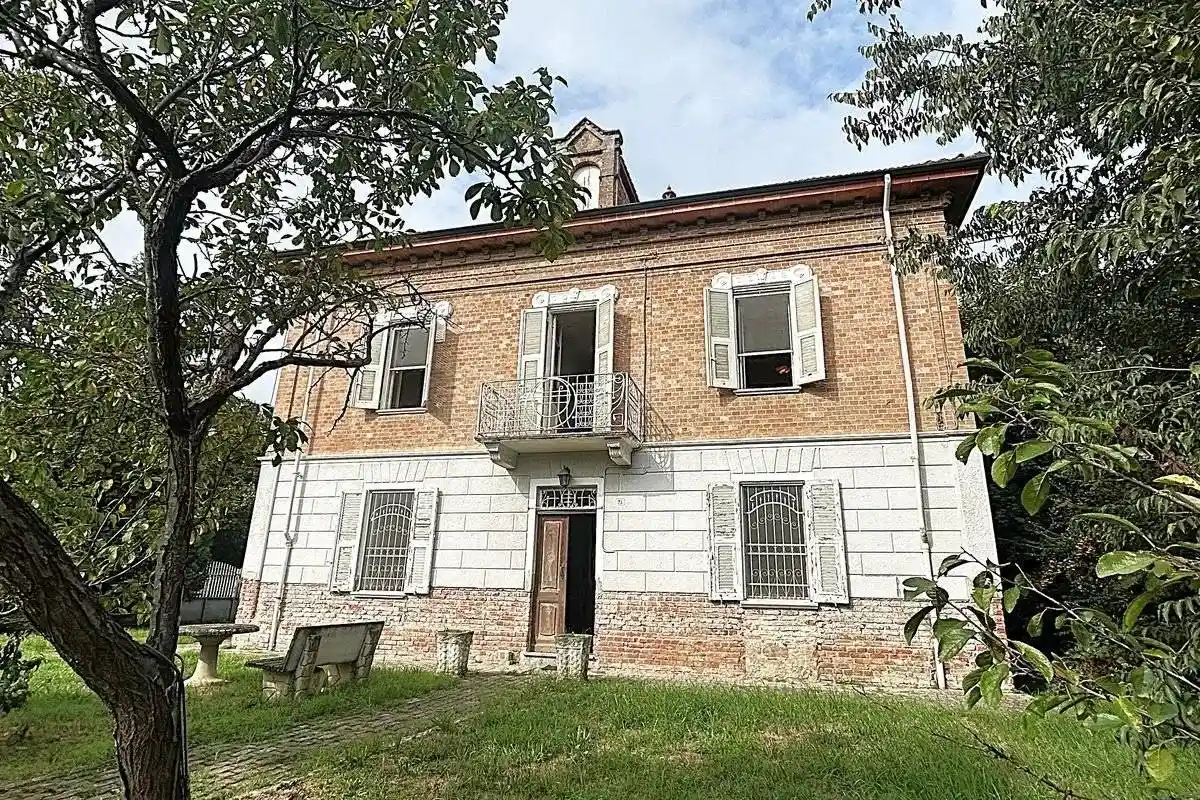 Villa in vendita a Castelnuovo Belbo
