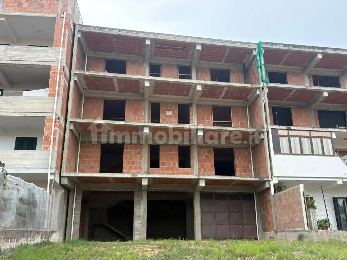 Palazzo - Edificio in vendita a Santa Lucia del Mela