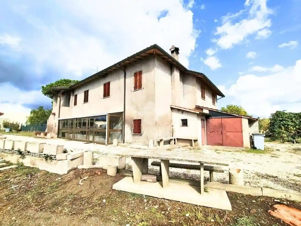Casa indipendente in vendita a Perugia
