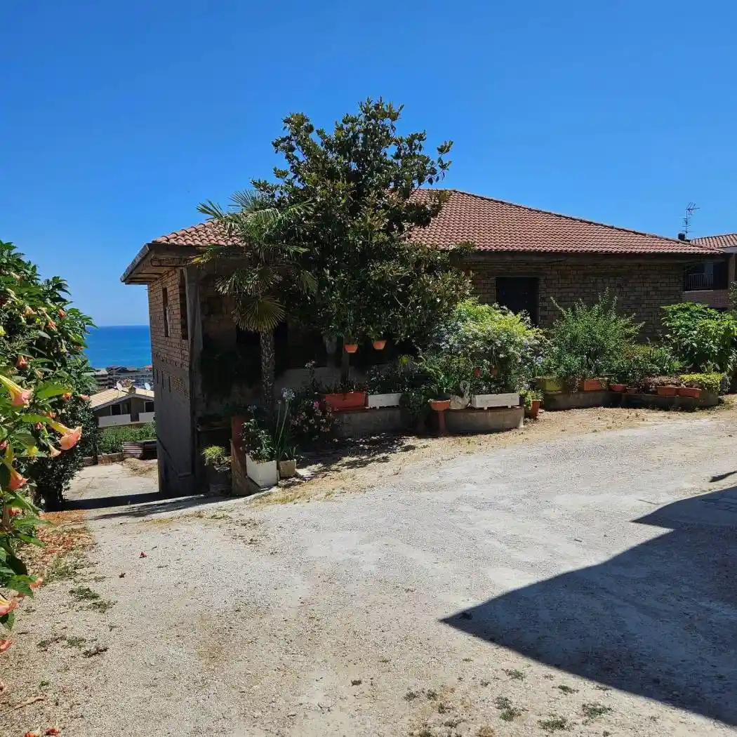 Palazzo - Edificio in vendita a Francavilla al Mare