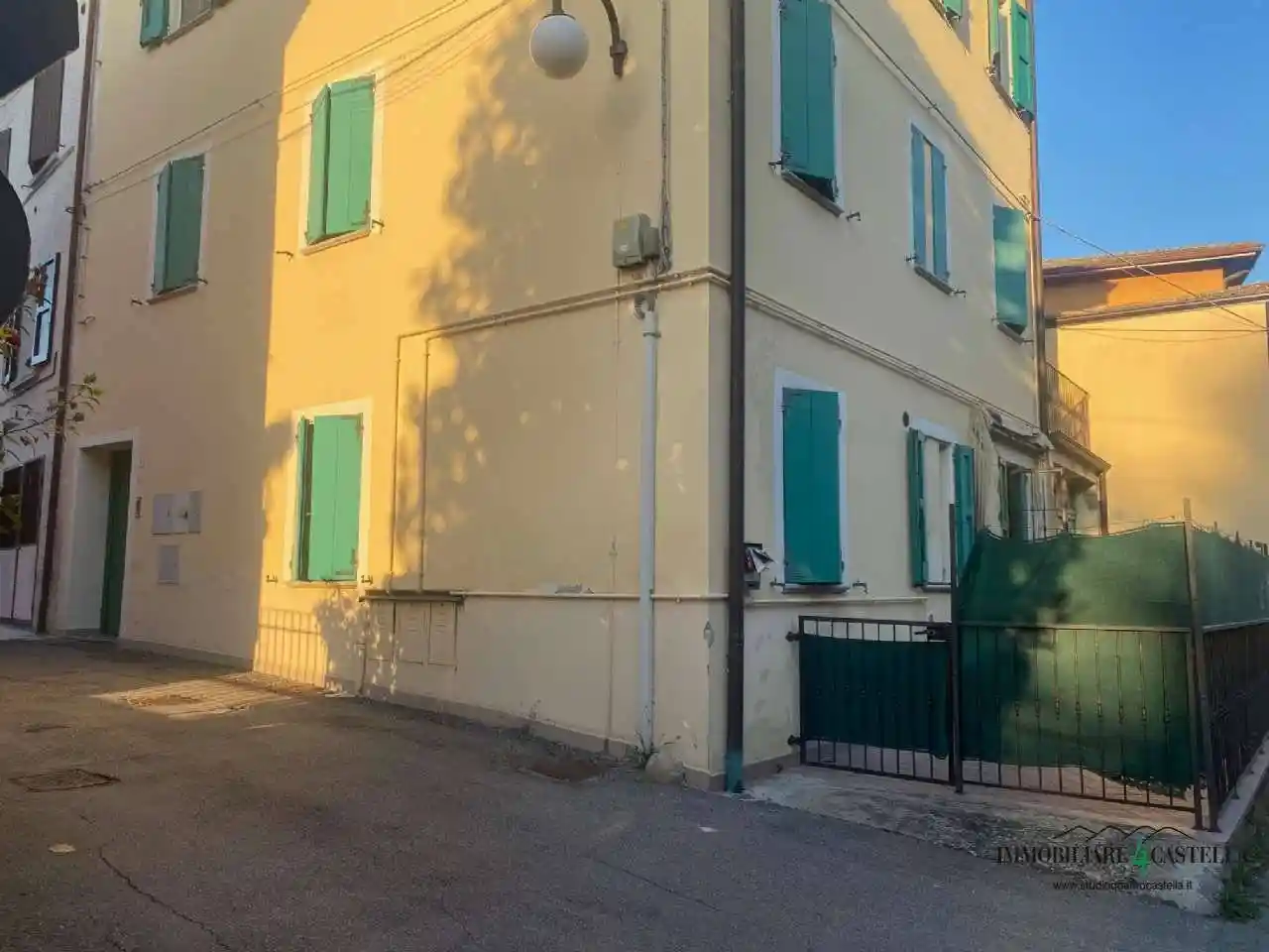 Appartamento in vendita a Quattro Castella