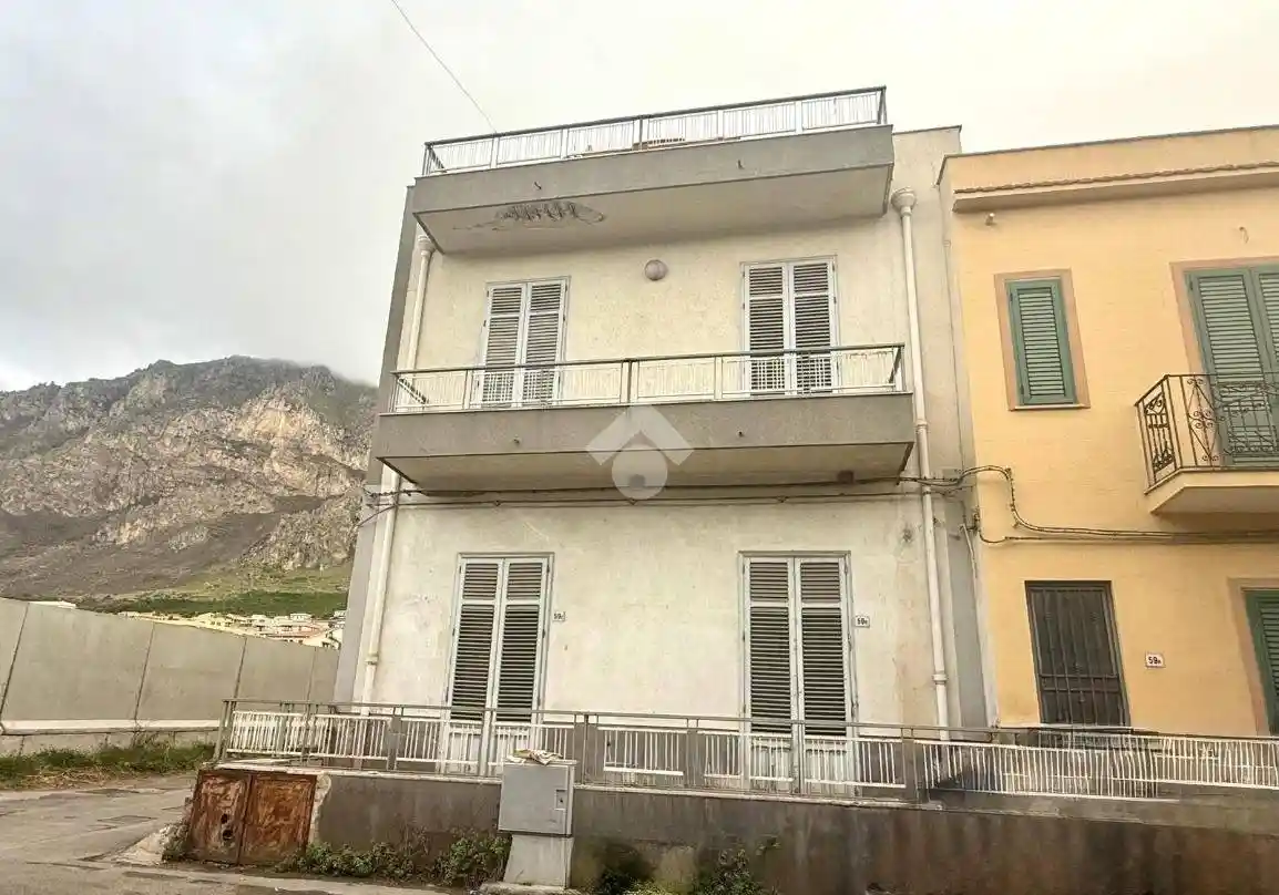 Casa indipendente in vendita a Palermo