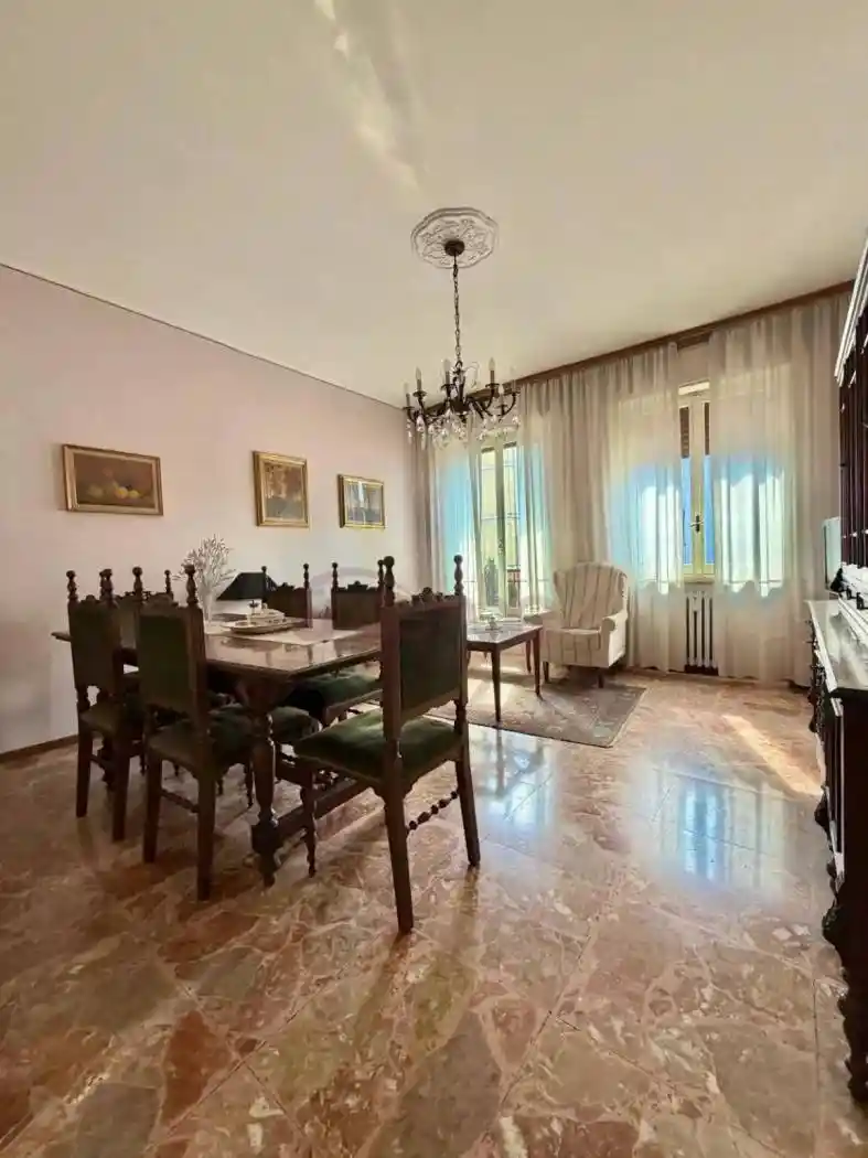 Appartamento in vendita a Parma