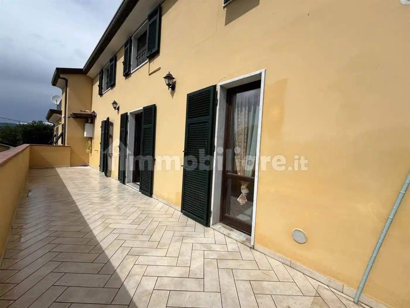 Appartamento in affitto a Sarzana