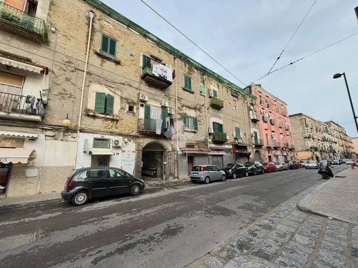 Appartamento in vendita a Napoli