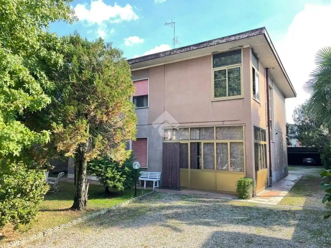 Villa in vendita a Dairago