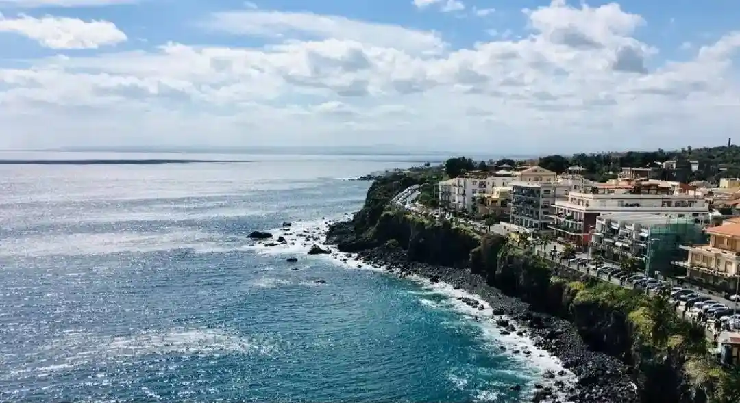 Appartamento in vendita a Aci Castello