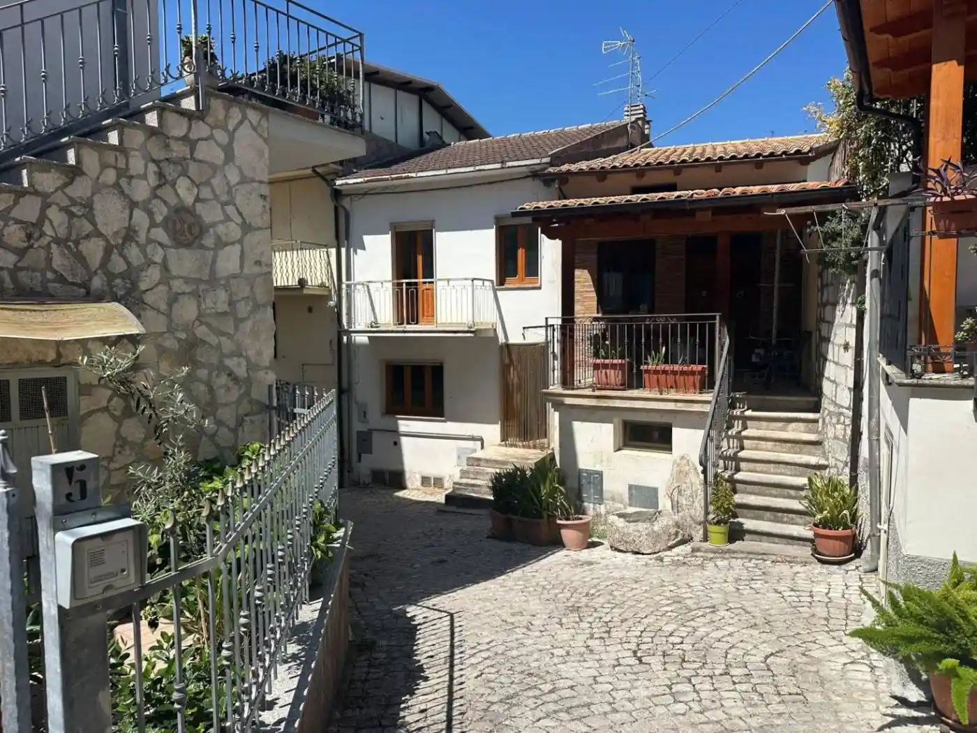 Casa indipendente in vendita a Lettomanoppello