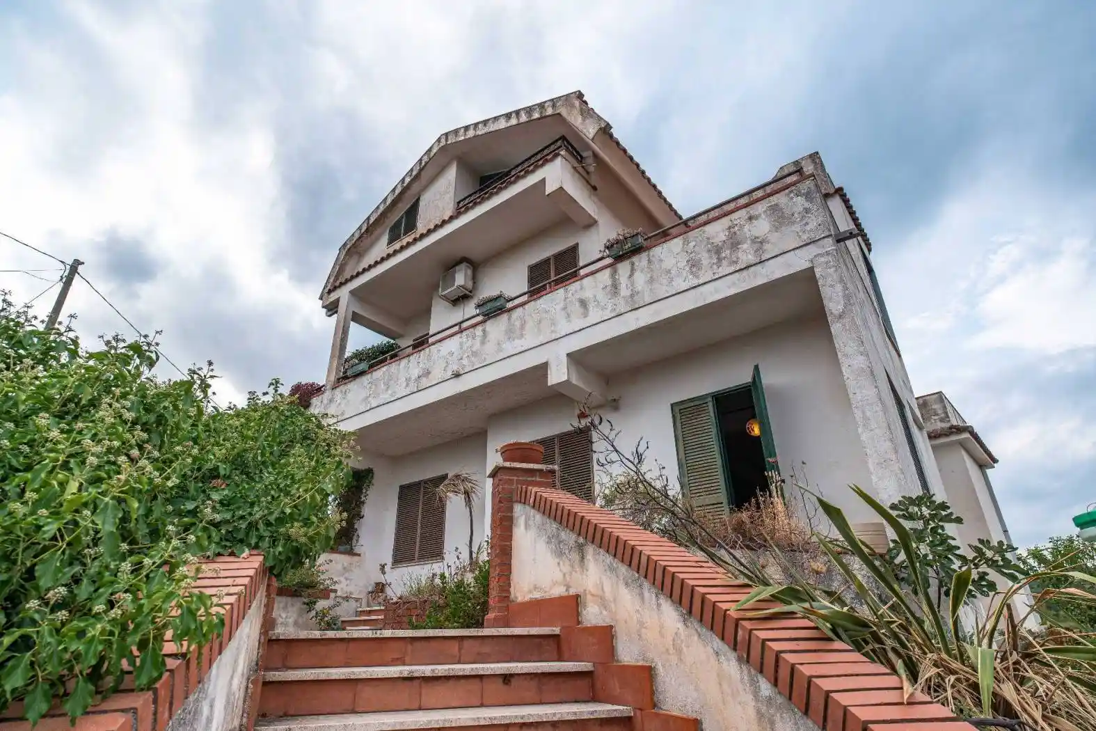 Villa in vendita a Piedimonte Etneo