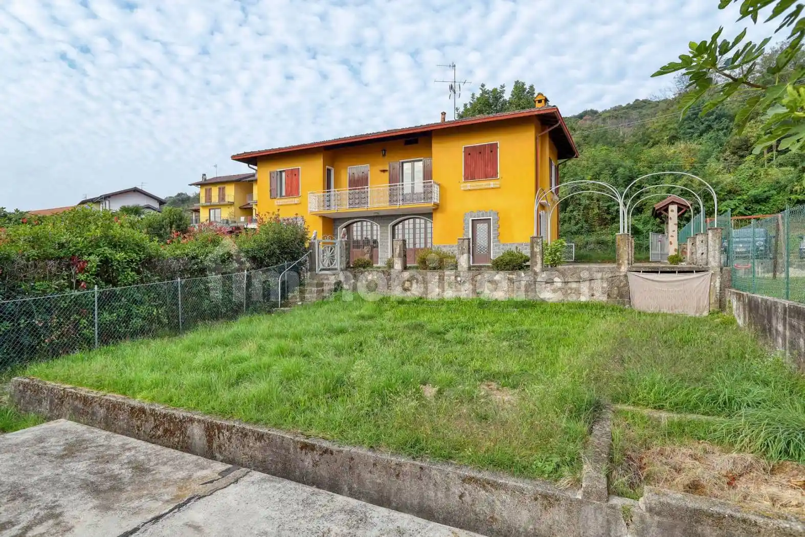 Villa in vendita a Cadegliano-Viconago