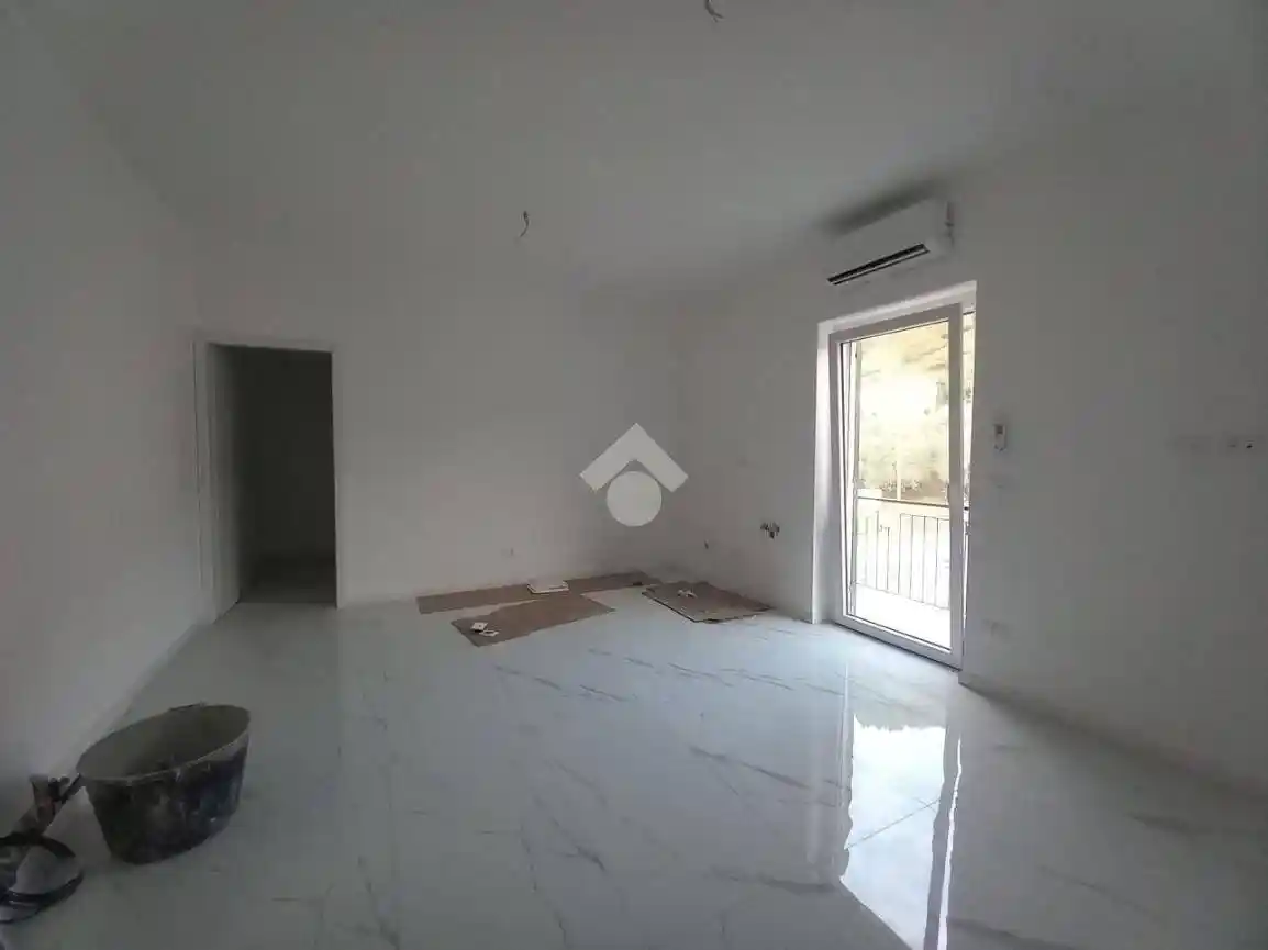 Appartamento in vendita a Mezzanego