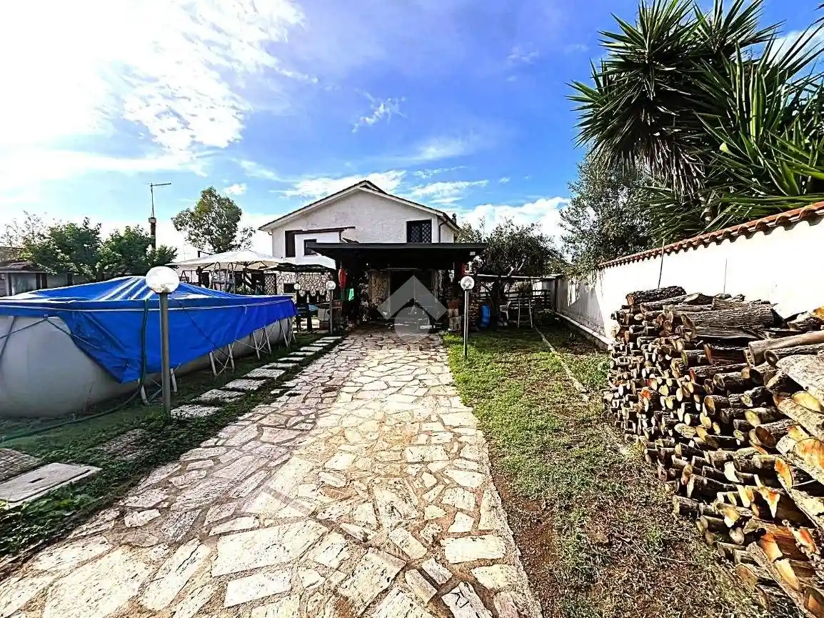 Villa in vendita a Ardea