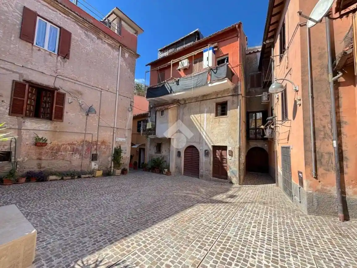 Appartamento in vendita a Lanuvio
