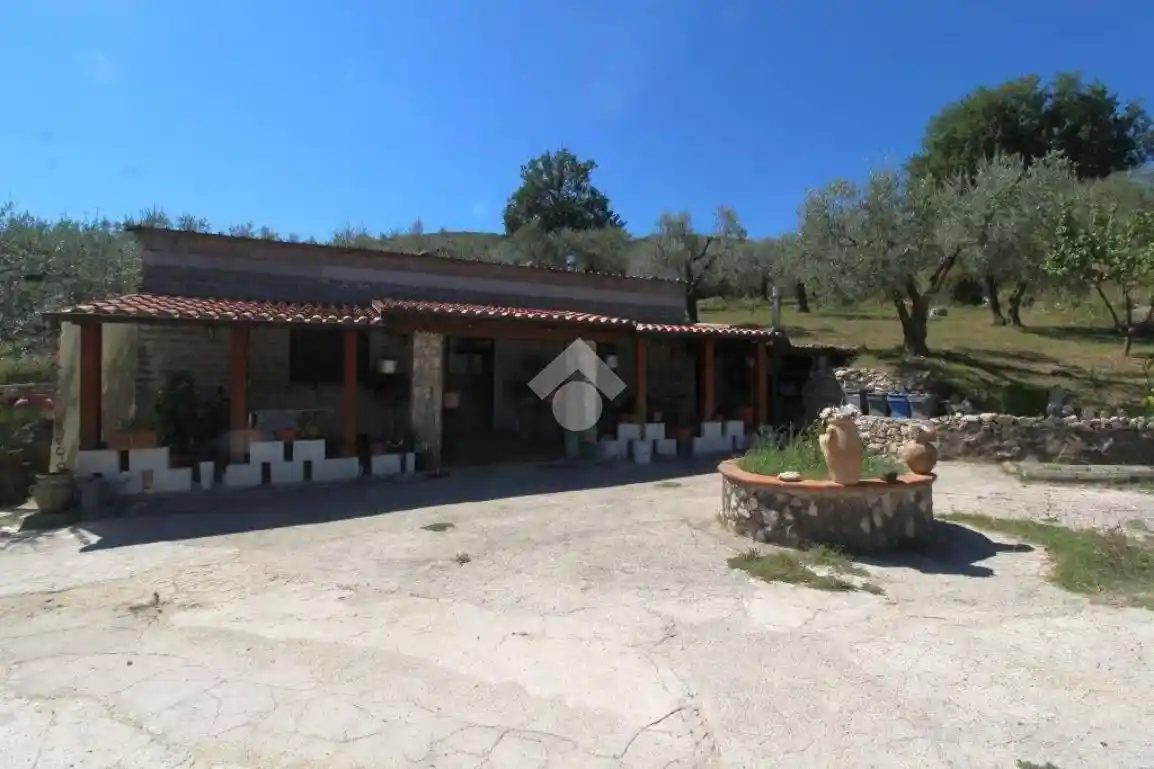 Villa in vendita a Poggio Nativo