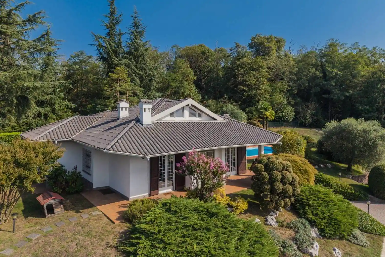 Villa in vendita a Sesto Calende