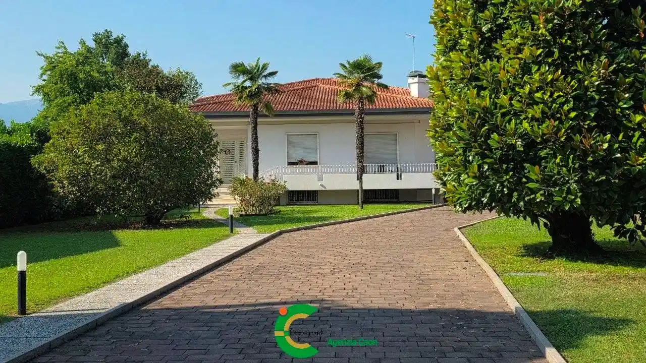Villa in vendita a Loria