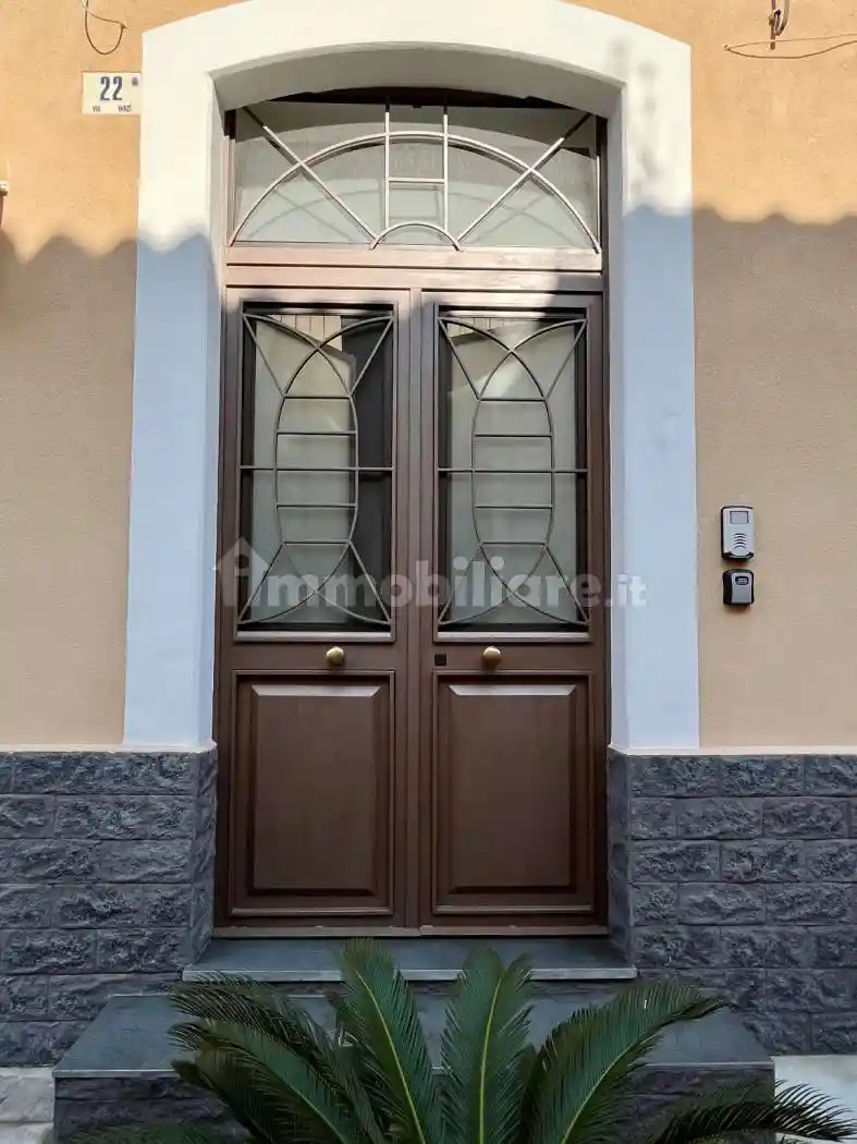 Palazzo - Edificio in vendita a Catania