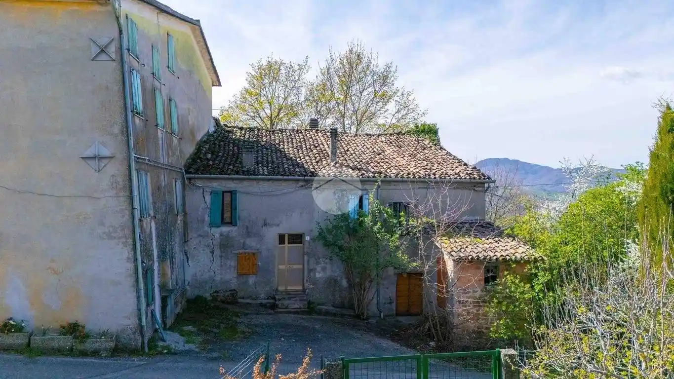 Rustico - Casale in vendita a Lesignano de' Bagni