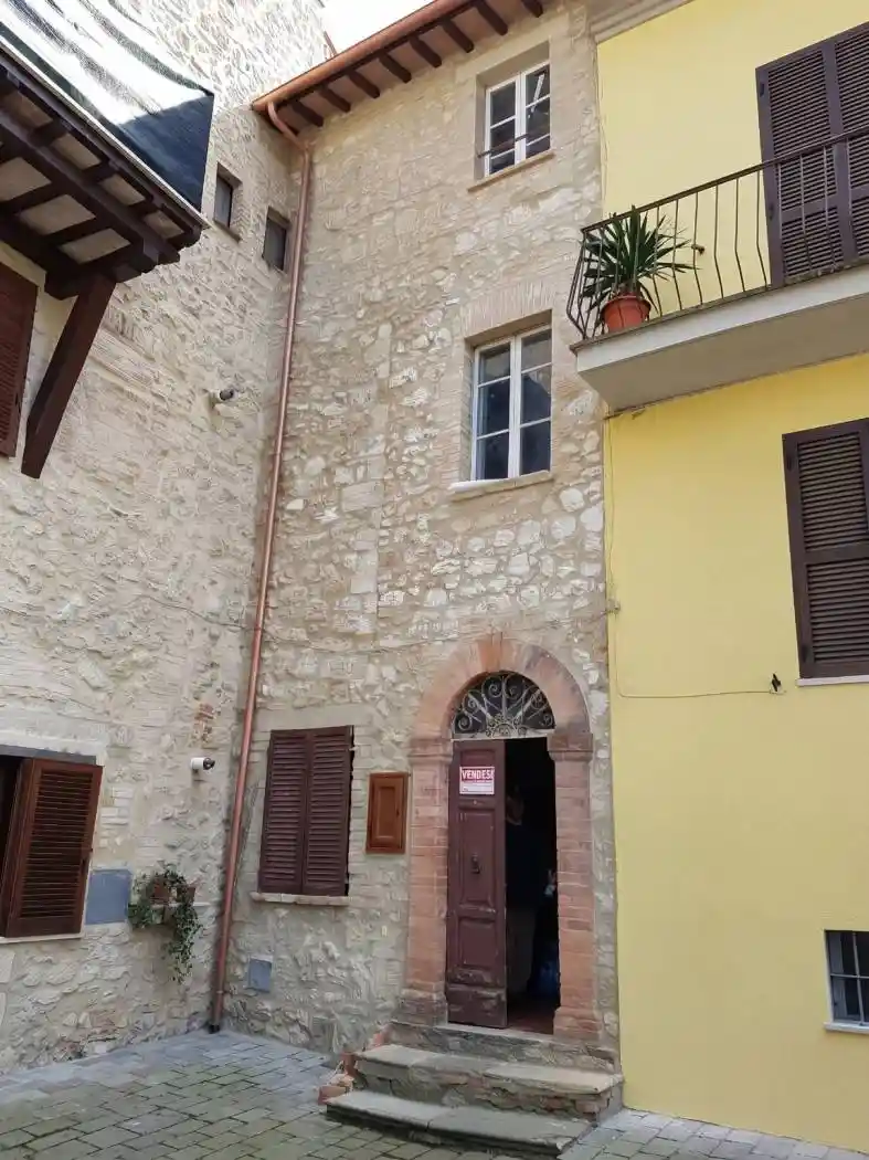 Casa indipendente in vendita a Avigliano Umbro