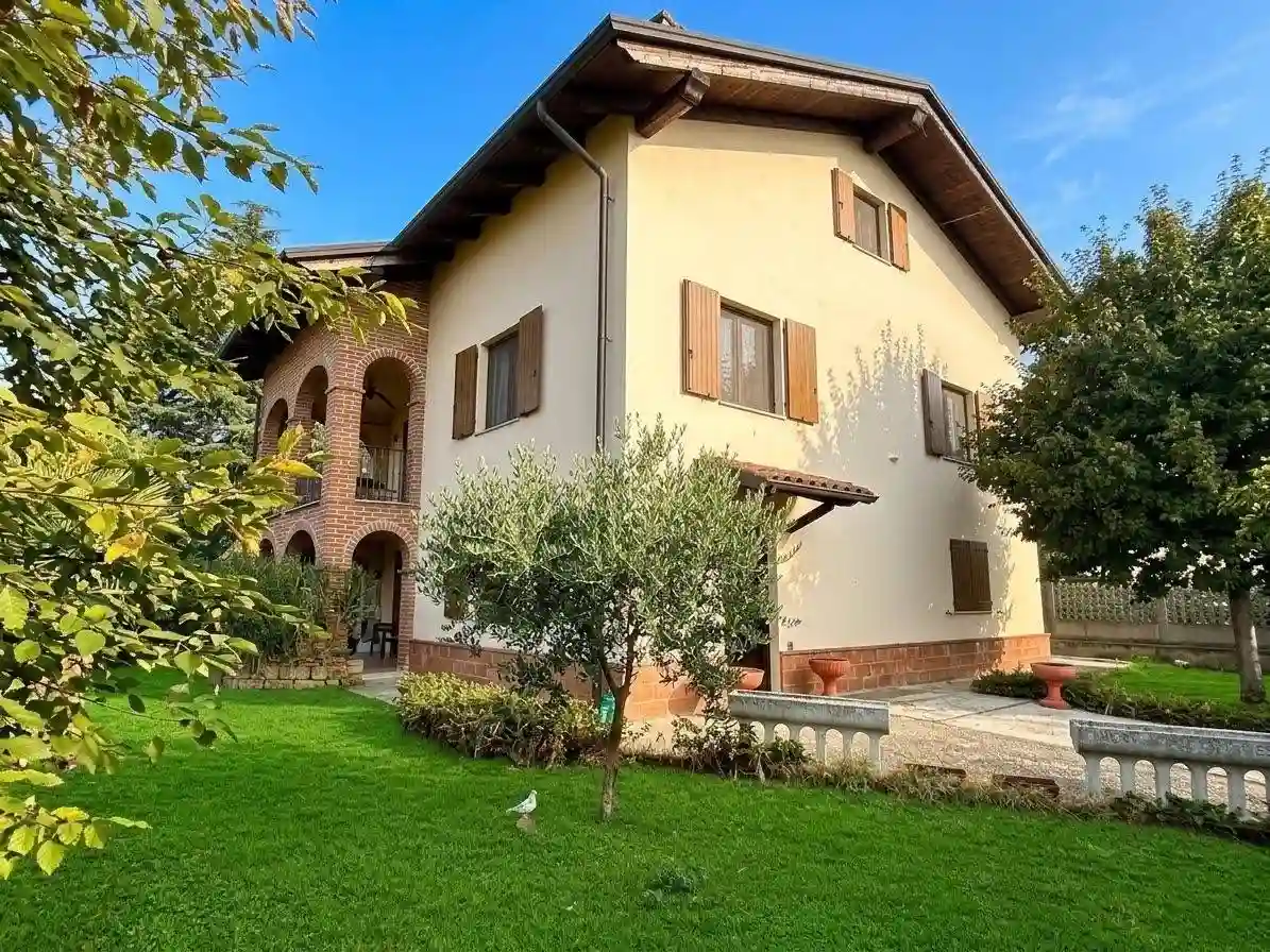 Villa - foto 2